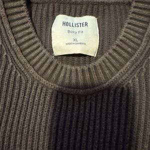 Hollister Men's Ribbed Crewneck Sweater in Olive Brown